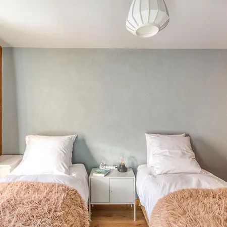 Magical Setting Exclusive Mountain Views Daire