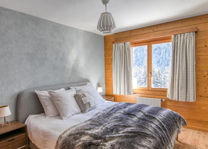 Magical Setting Exclusive Mountain Views