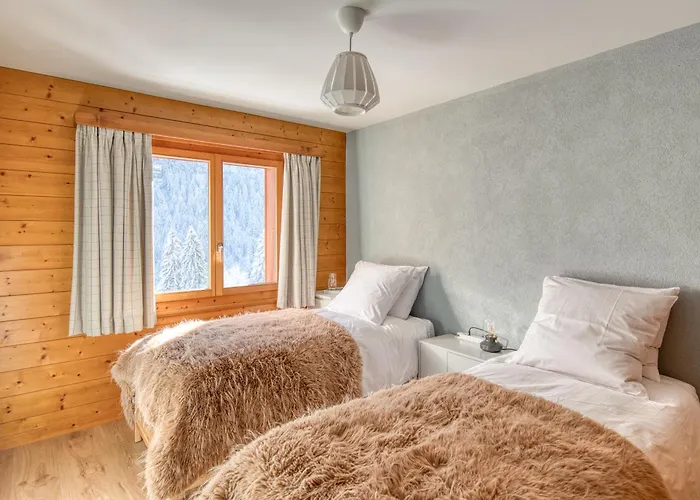Magical Setting Exclusive Mountain Views