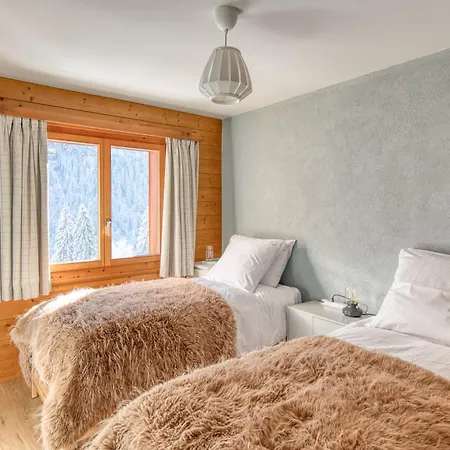 Magical Setting Exclusive Mountain Views